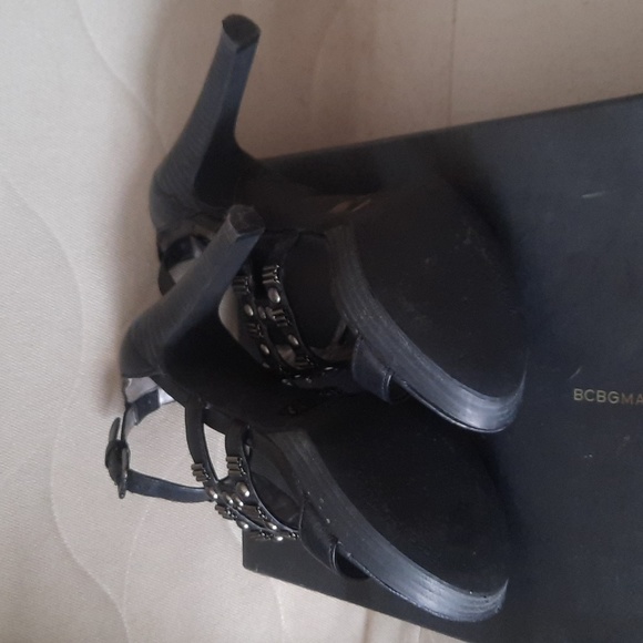 BCBG Max Azria Embellished Heels - Size 8.5 - Picture 5 of 5